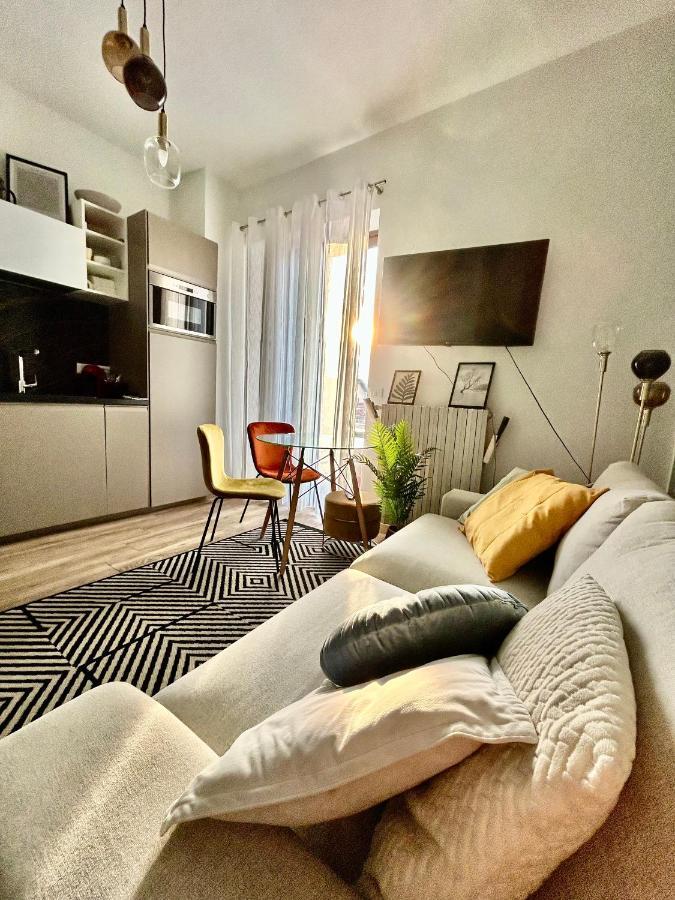 Design Home At Garda Lake Desenzano del Garda Dış mekan fotoğraf