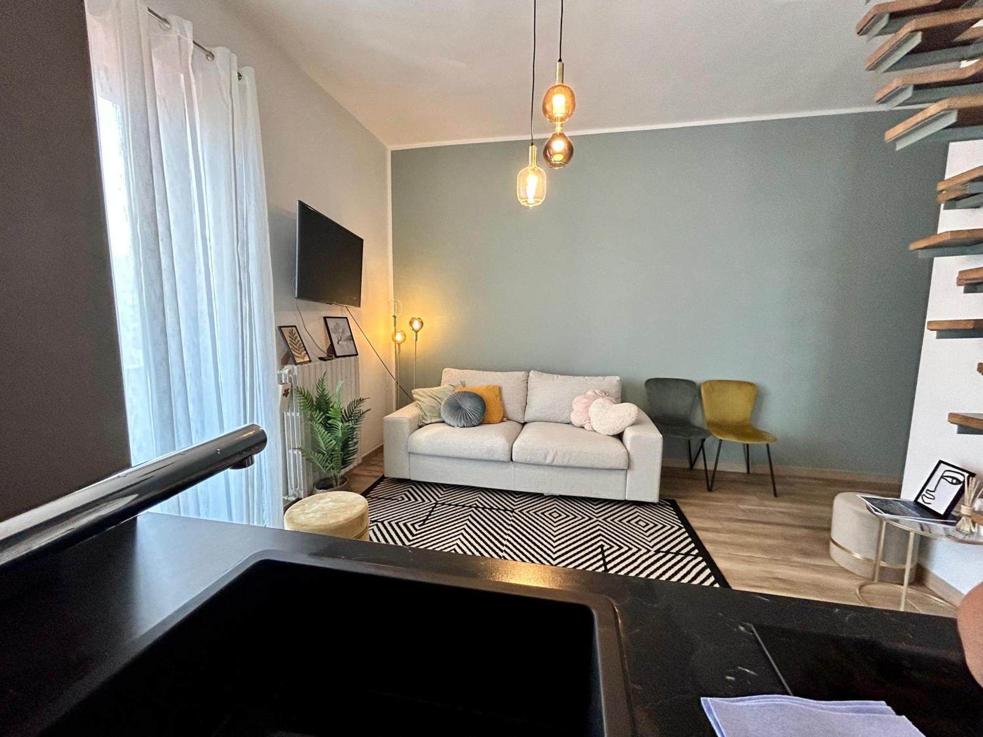 Design Home At Garda Lake Desenzano del Garda Dış mekan fotoğraf